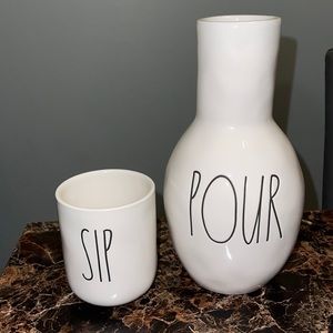 Pour and sip water carafe set